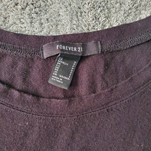 CLOSET CLOSING 7/31 Forever 21 Black Short Sleeve Crop Top Small - Picture 3 of 3